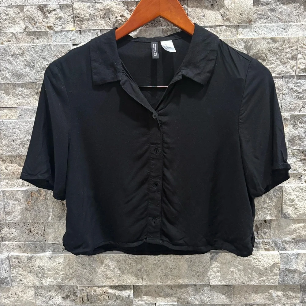 H&M Black Women's Cropped Button-Up Shirt size XS - Picture 1 of 4